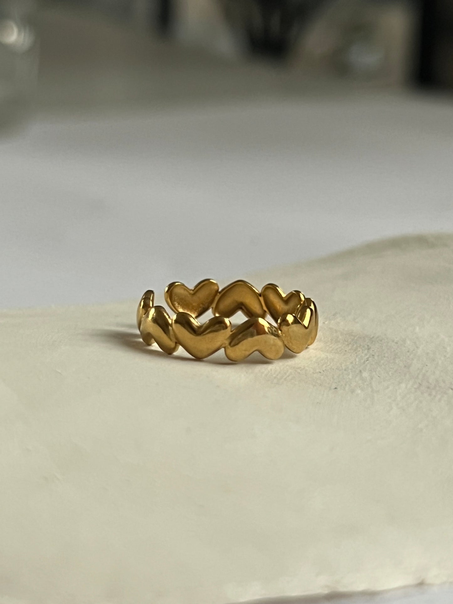 Reyna de corazones dorado