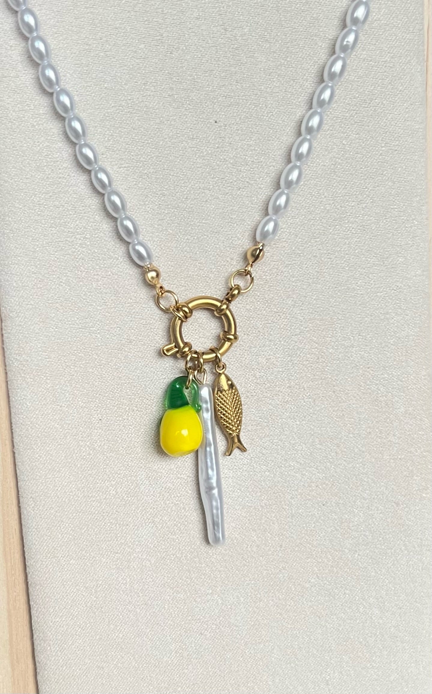 Charm bar